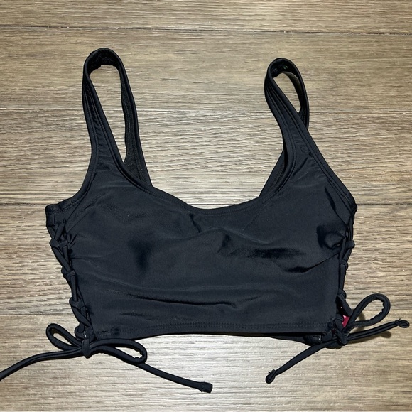 Women's Bikini Top Black Padded Wireless Pullover Swimsuit Size XSmall 00 - Picture 1 of 10